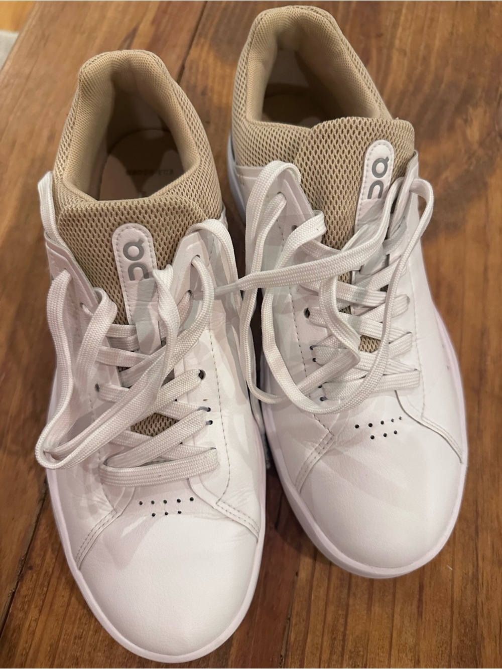 On Cloud-Style Women’s White Sneakers with Tan Mesh Collar - Picture 2 of 6